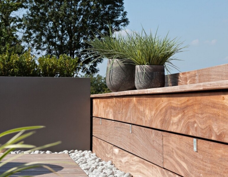 planten-op-houten-bank